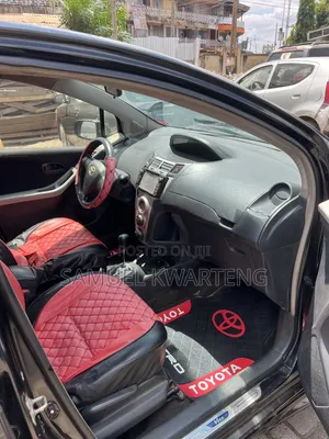 Toyota Vitz 1.3 FWD 5dr 2010 Black
