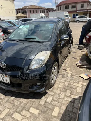 Toyota Vitz 1.3 FWD 5dr 2010 Black