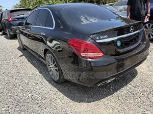 Mercedes-Benz C300 Luxury 4matic Sedan AWD (2.0L 4cyl 7A) 2017 Black