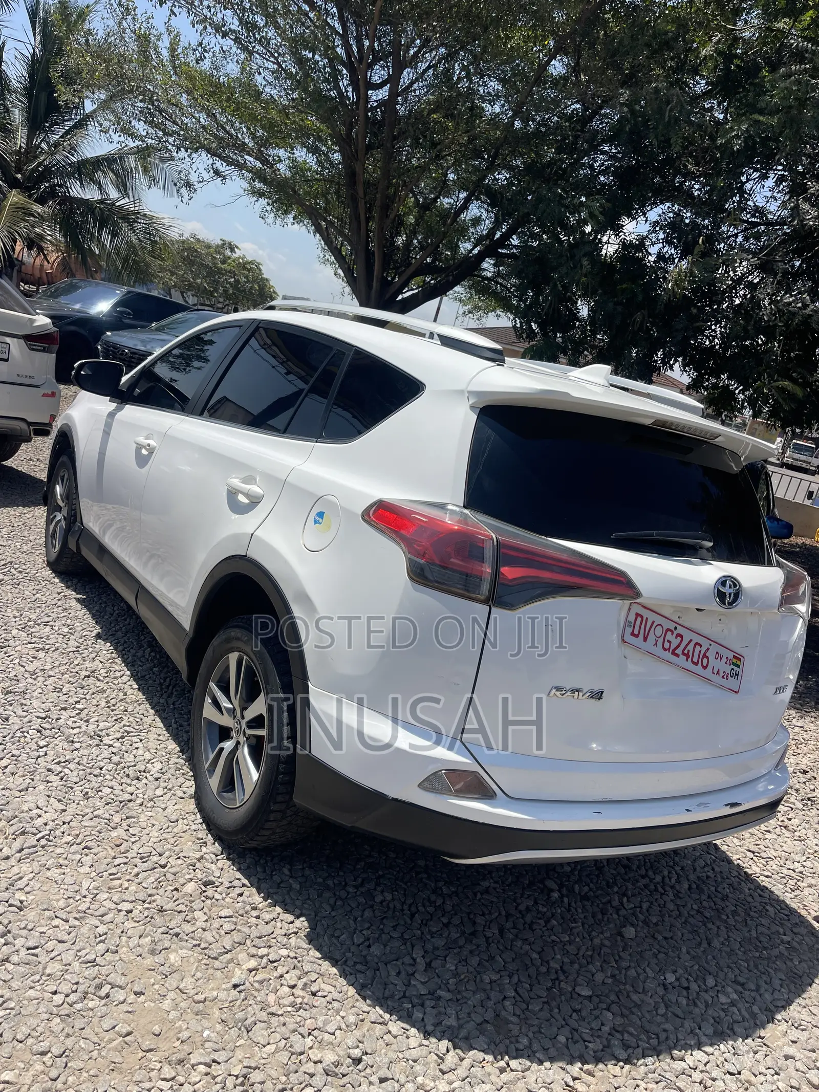 Toyota RAV4 XLE AWD (2.5L 4cyl 6A) 2017 White