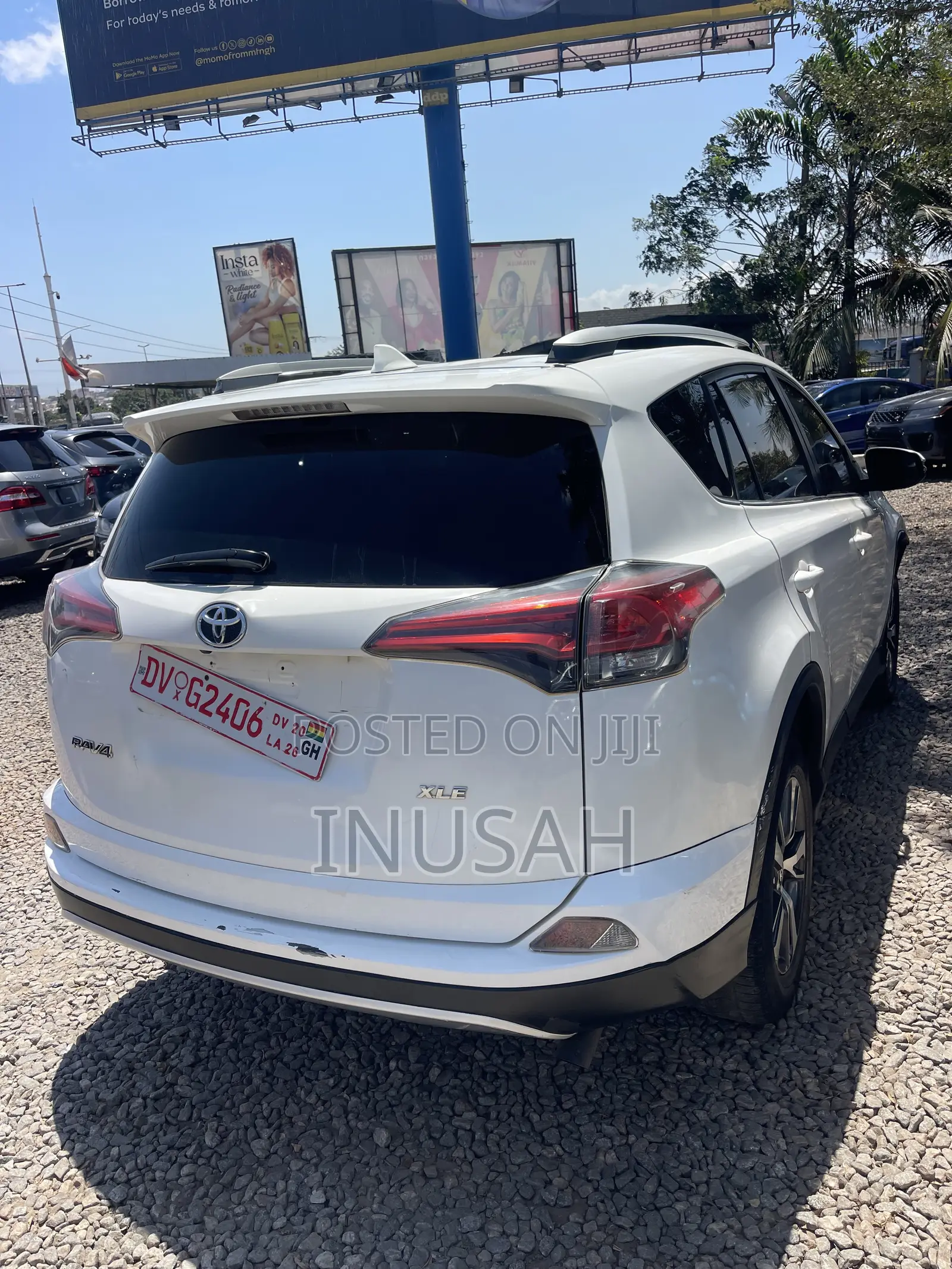 Toyota RAV4 XLE AWD (2.5L 4cyl 6A) 2017 White