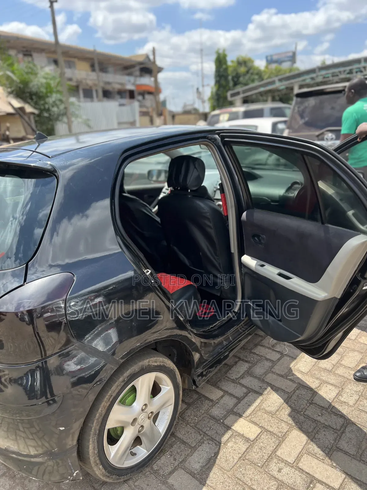 Toyota Vitz 1.3 FWD 5dr 2010 Black