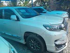 Toyota Land Cruiser Prado 2017 White