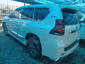 Toyota Land Cruiser Prado 2017 White