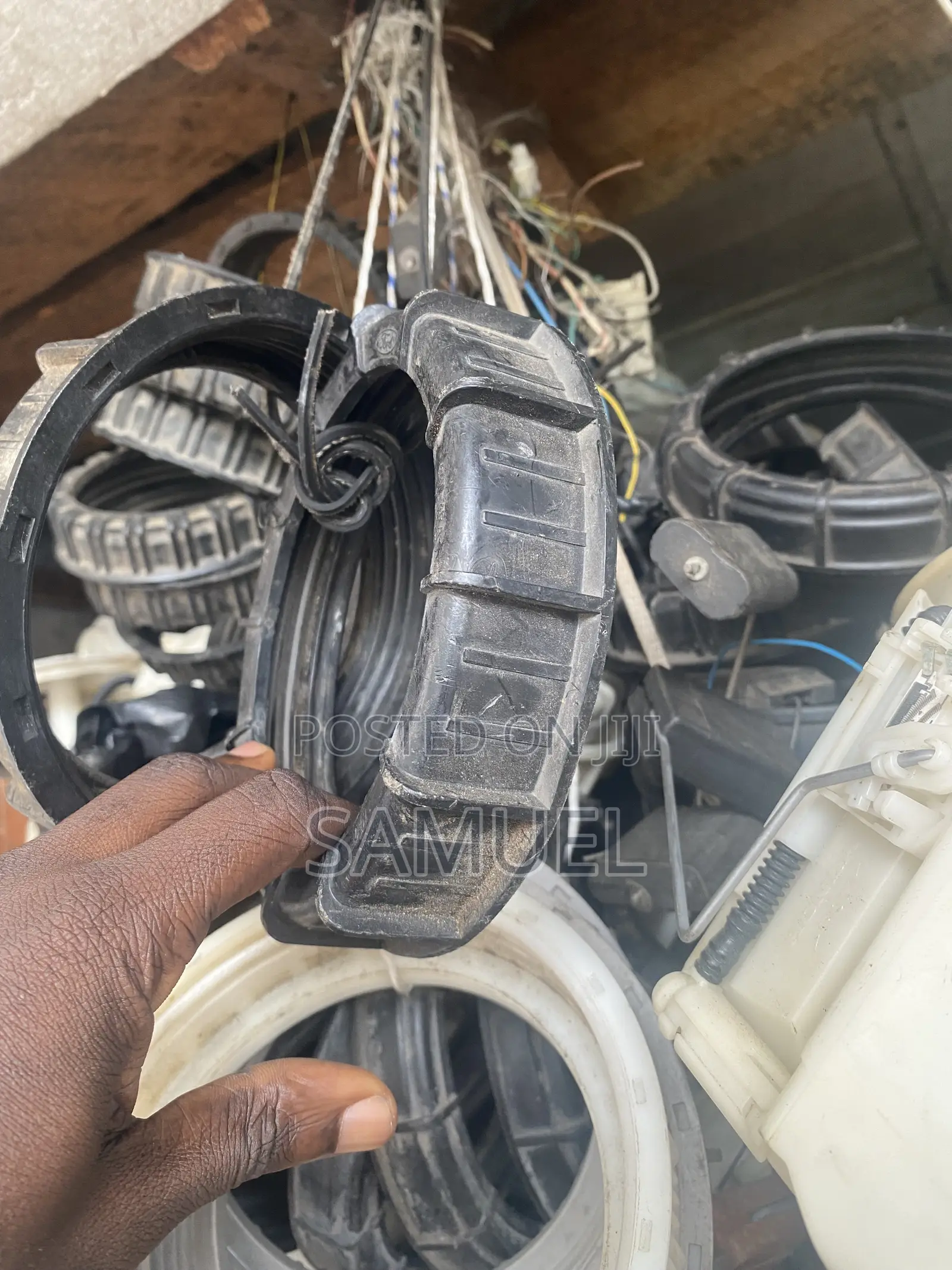 Toyota Vitz Fuel Pump Cover