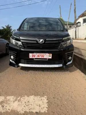 Toyota Voxy V 2WD 8-Seater 2014 Black
