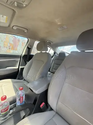 Hyundai Elantra SE 2018 Silver