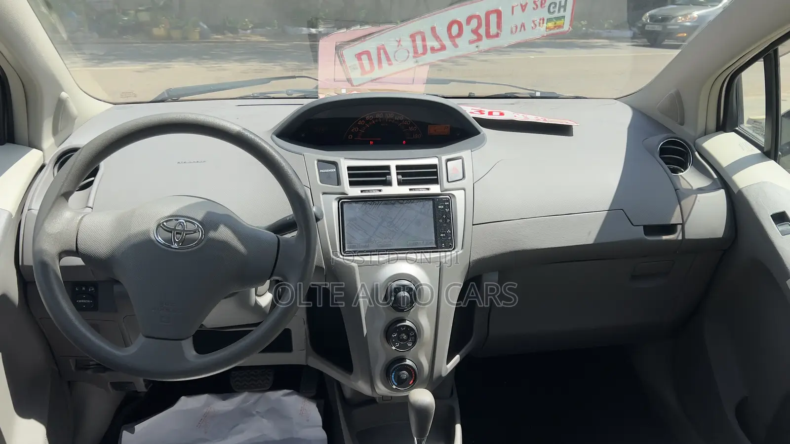 Toyota Vitz 1.3 FWD 5dr 2010 Silver
