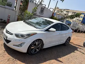 Hyundai Elantra SE 4dr Sedan (1.8L 4cyl 6A) 2014 White