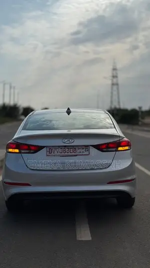 Hyundai Elantra Value Edition Sedan FWD (2.0L 4cyl 6A) 2017 Gray