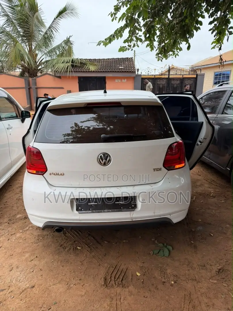 Volkswagen Polo 2014 White