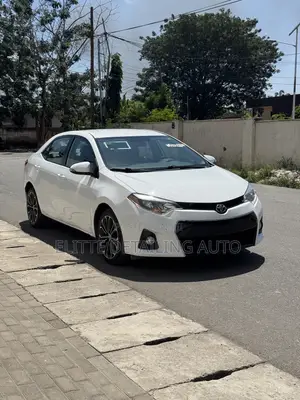 Toyota Corolla S 4dr Sedan (1.8L 4cyl CVT) 2016 White