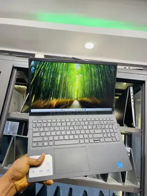 Laptop Dell Inspiron 15 3530 16GB Intel Core i5 SSD 512GB