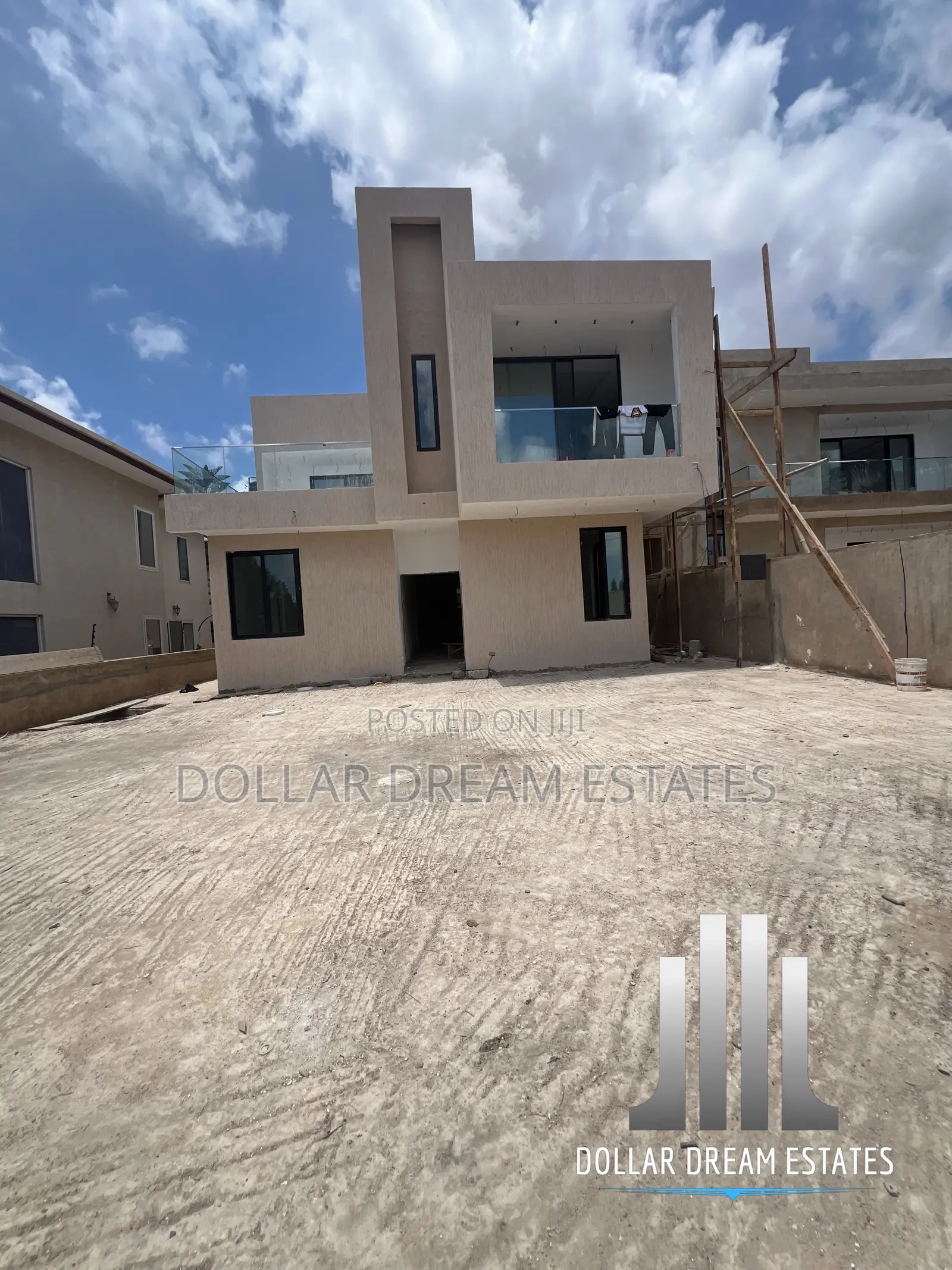 5bdrm House in Adjiriganor for sale