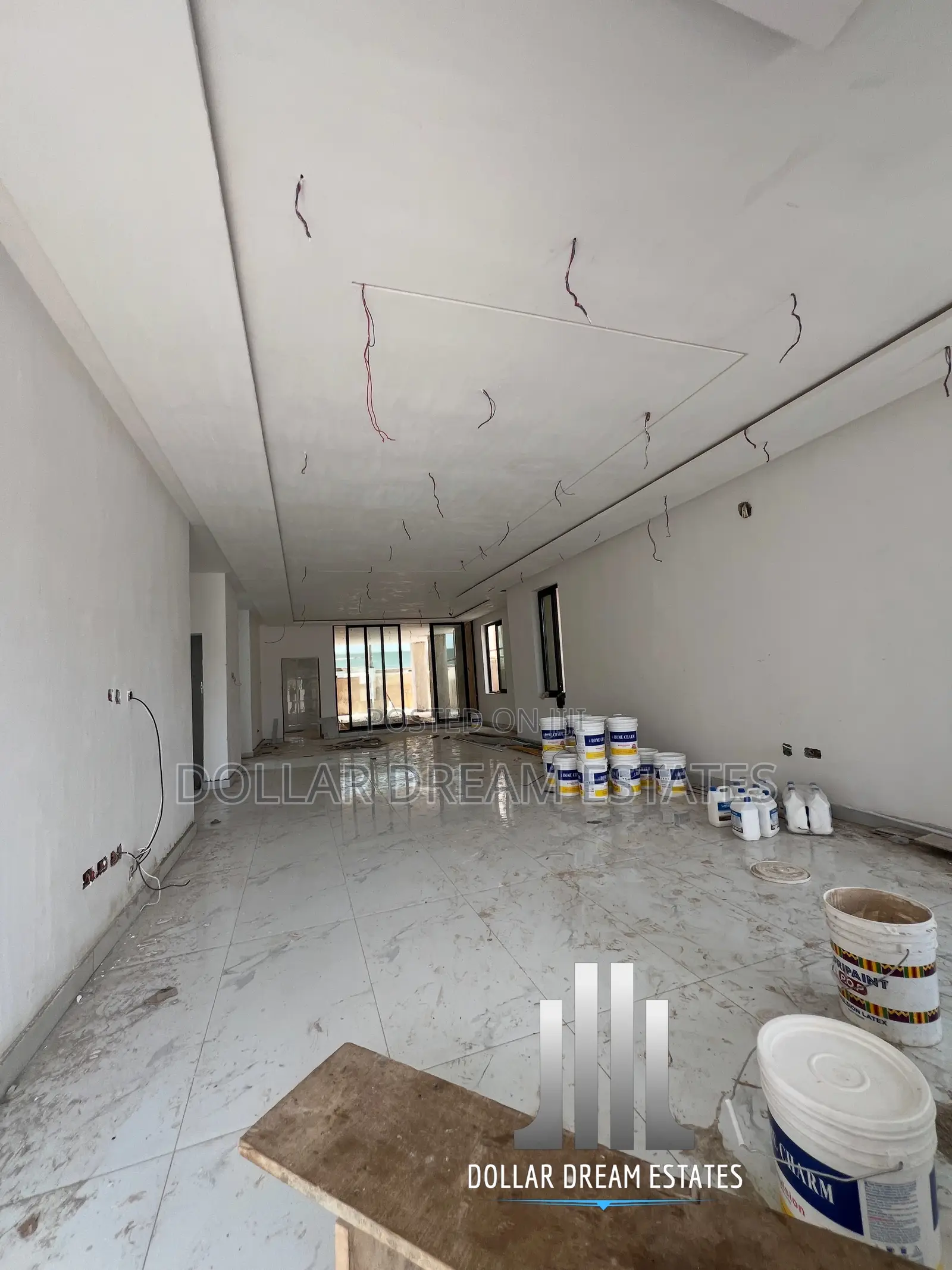 5bdrm House in Adjiriganor for sale