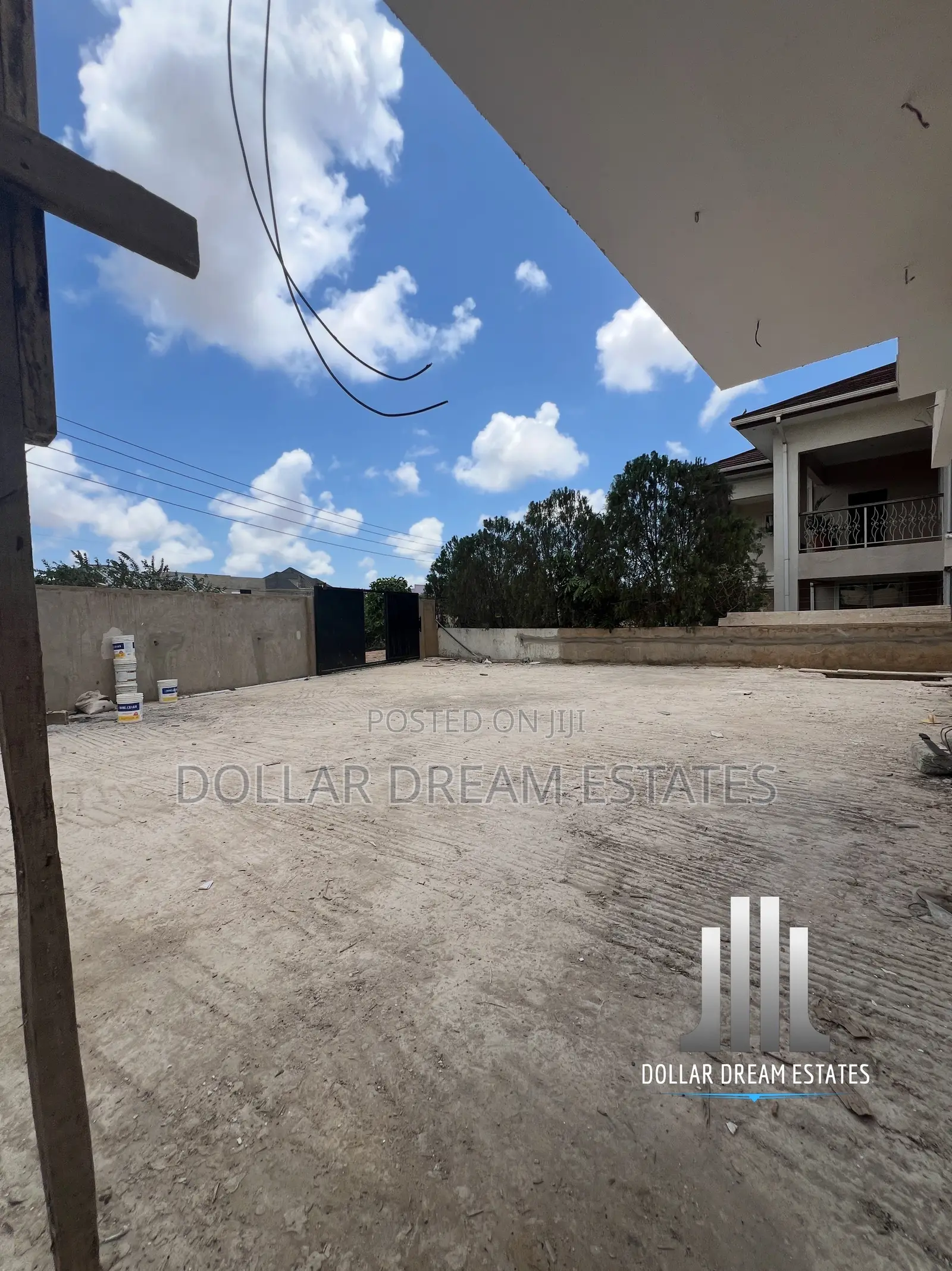 5bdrm House in Adjiriganor for sale
