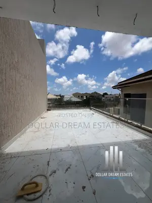 5bdrm House in Adjiriganor for sale