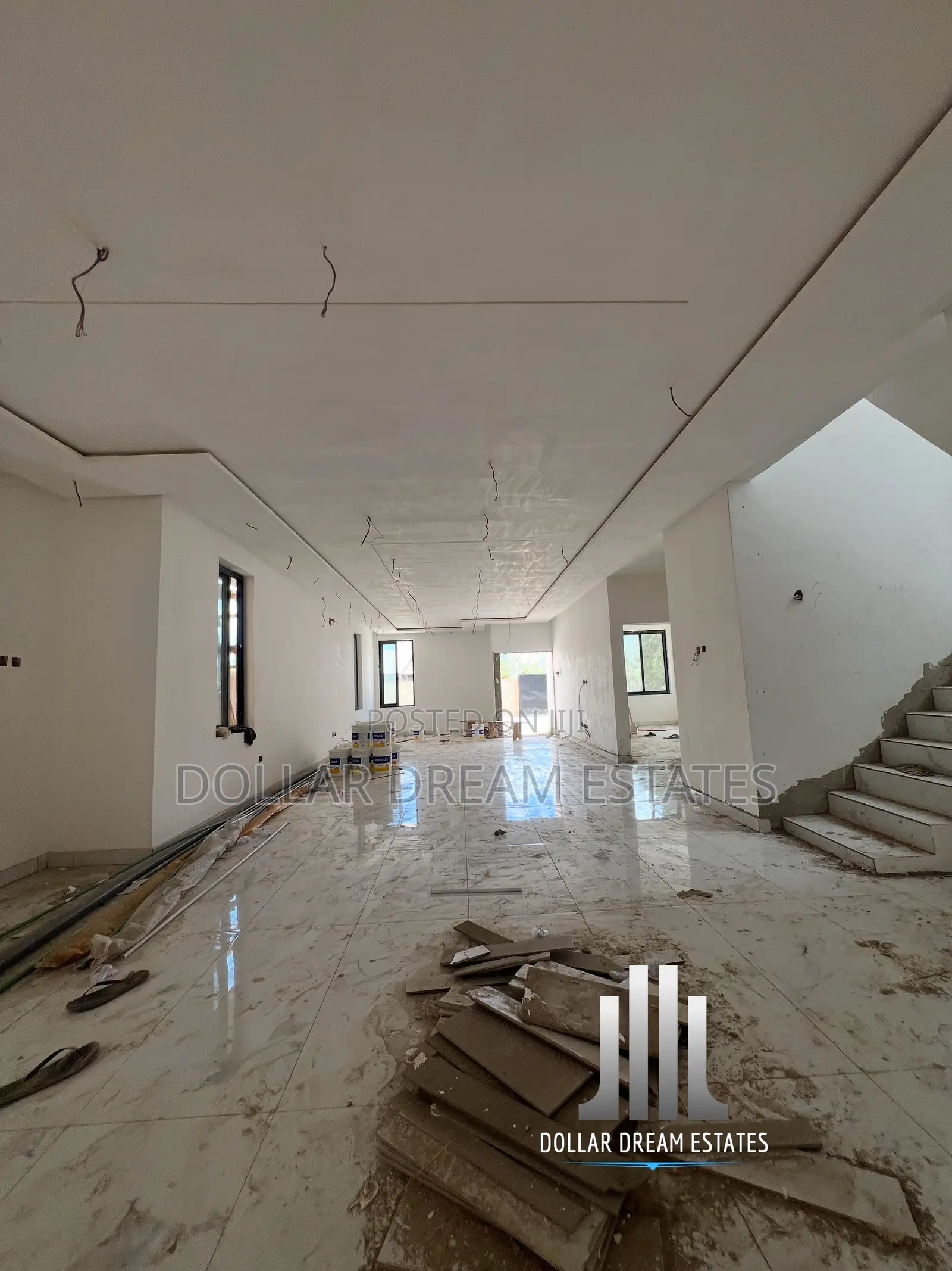 5bdrm House in Adjiriganor for sale