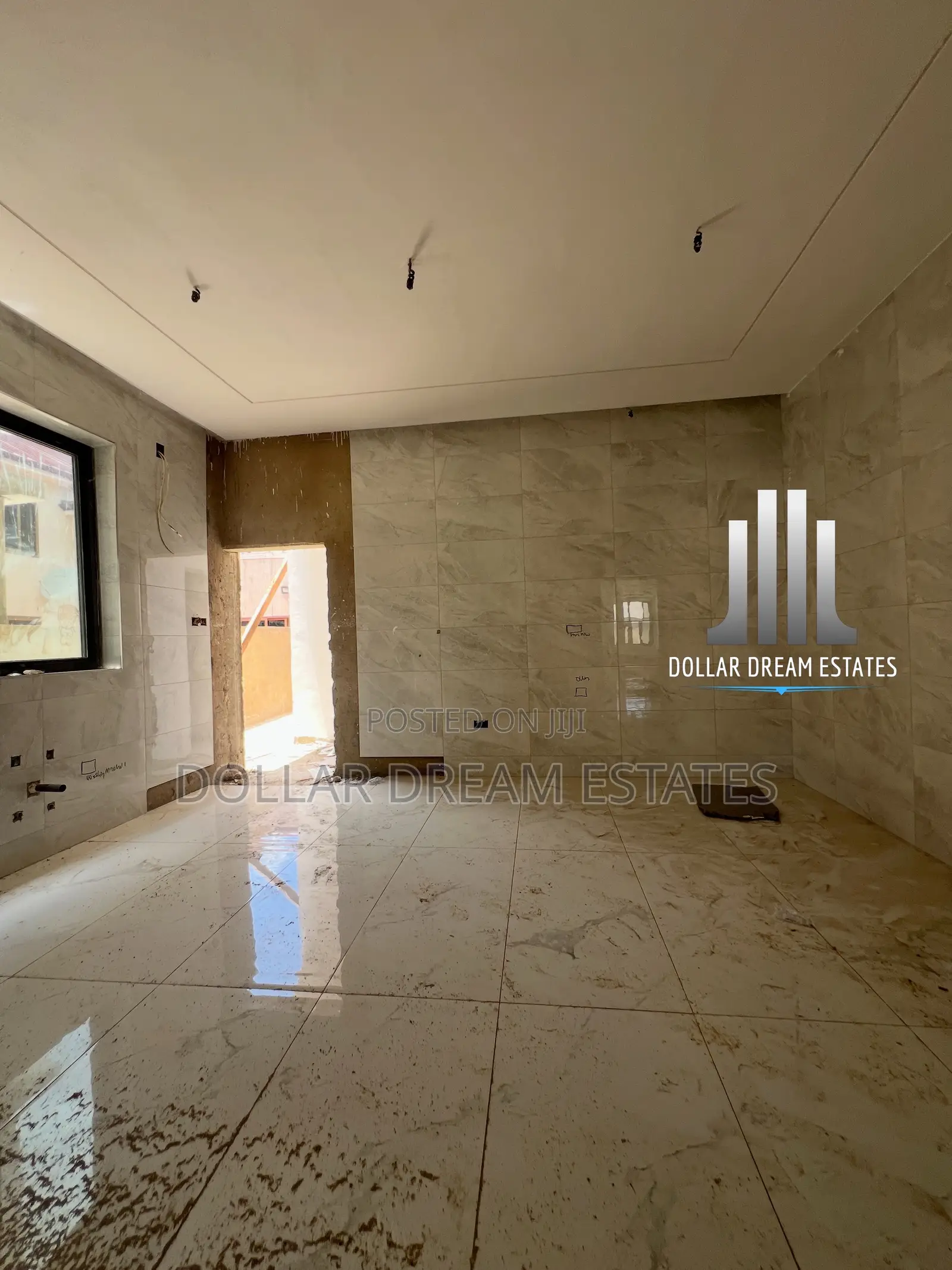 5bdrm House in Adjiriganor for sale