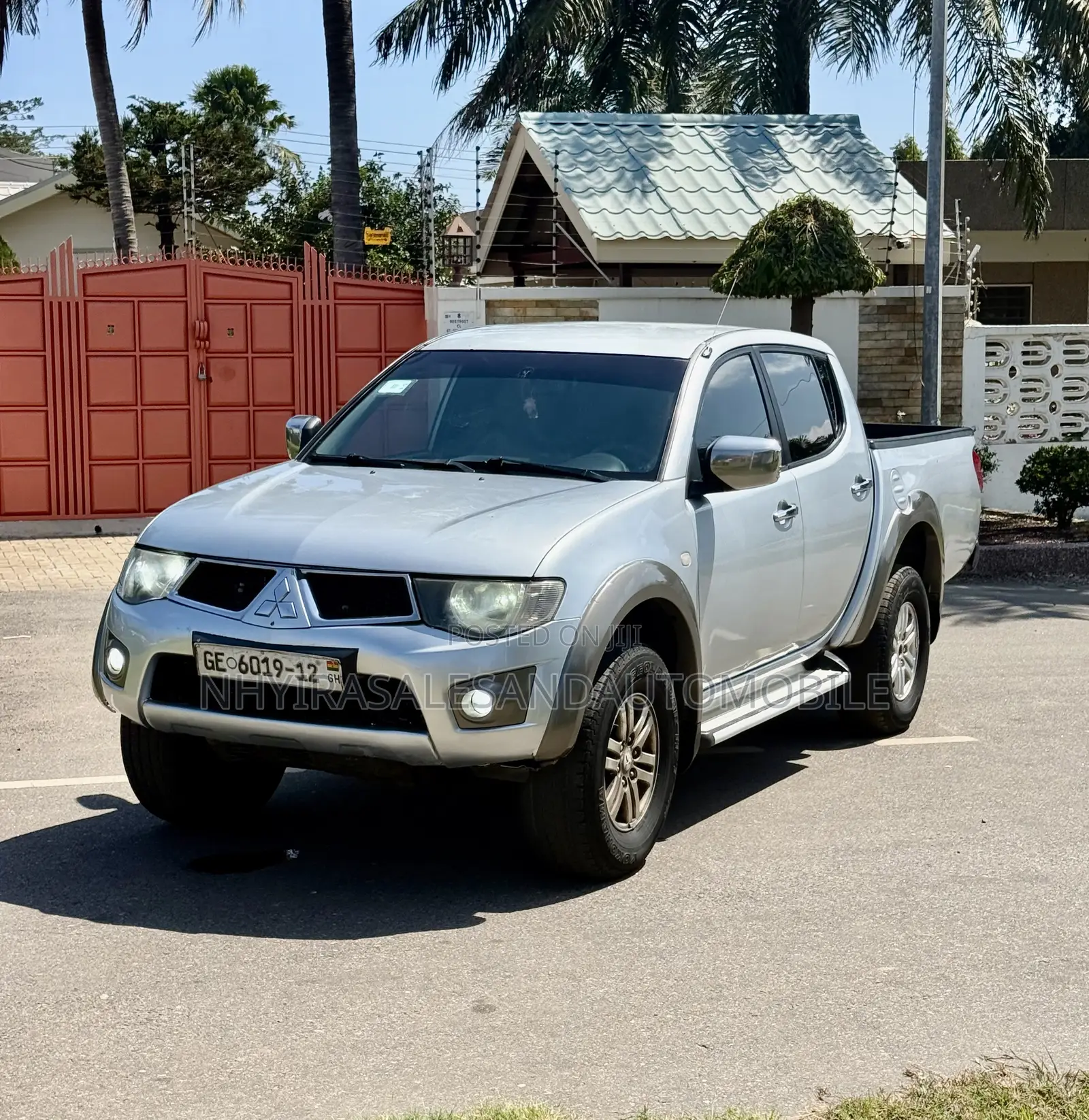 Mitsubishi L200 Club Cab 2.5 180hp 4WD 2012 Silver
