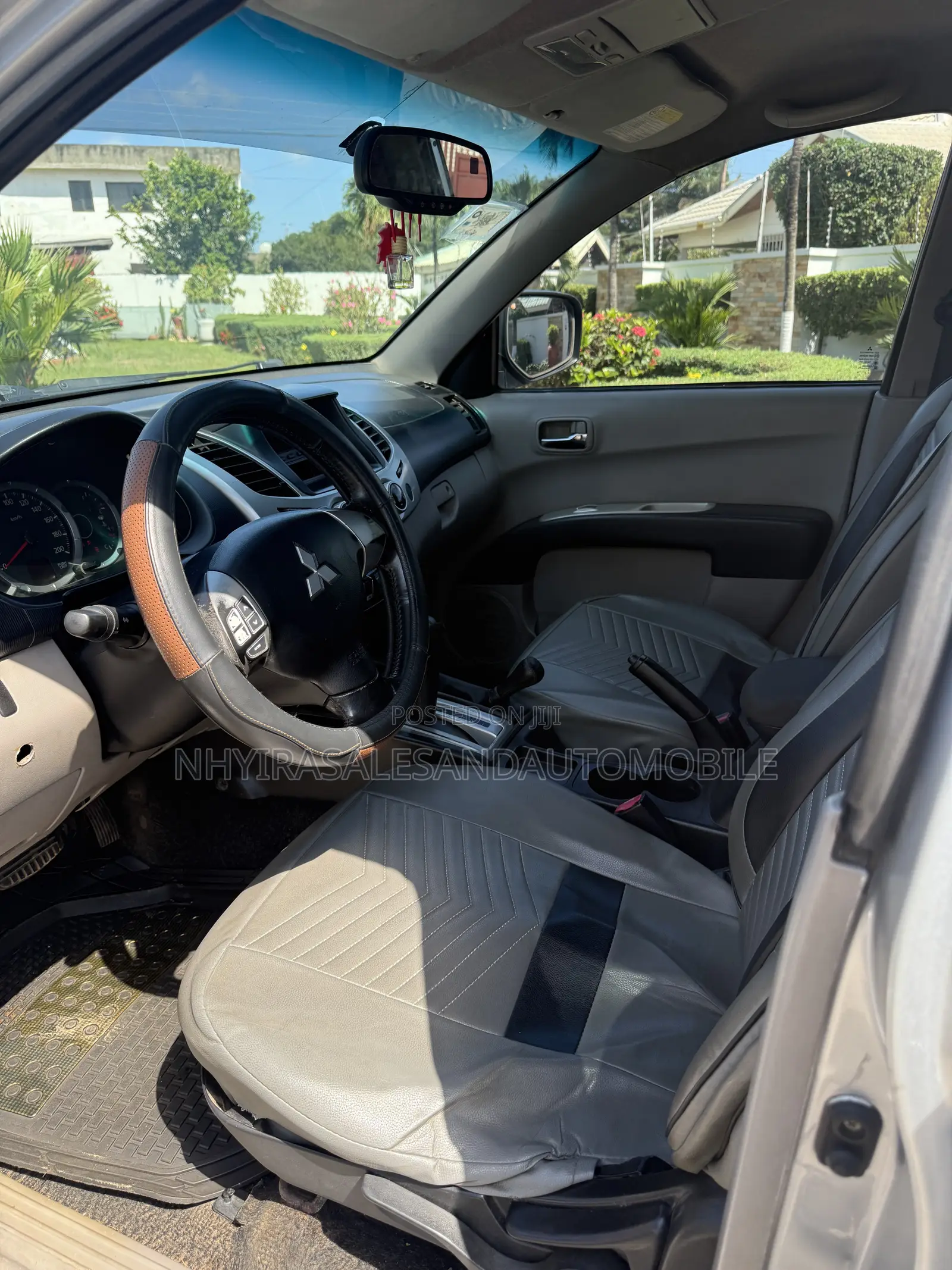 Mitsubishi L200 Club Cab 2.5 180hp 4WD 2012 Silver