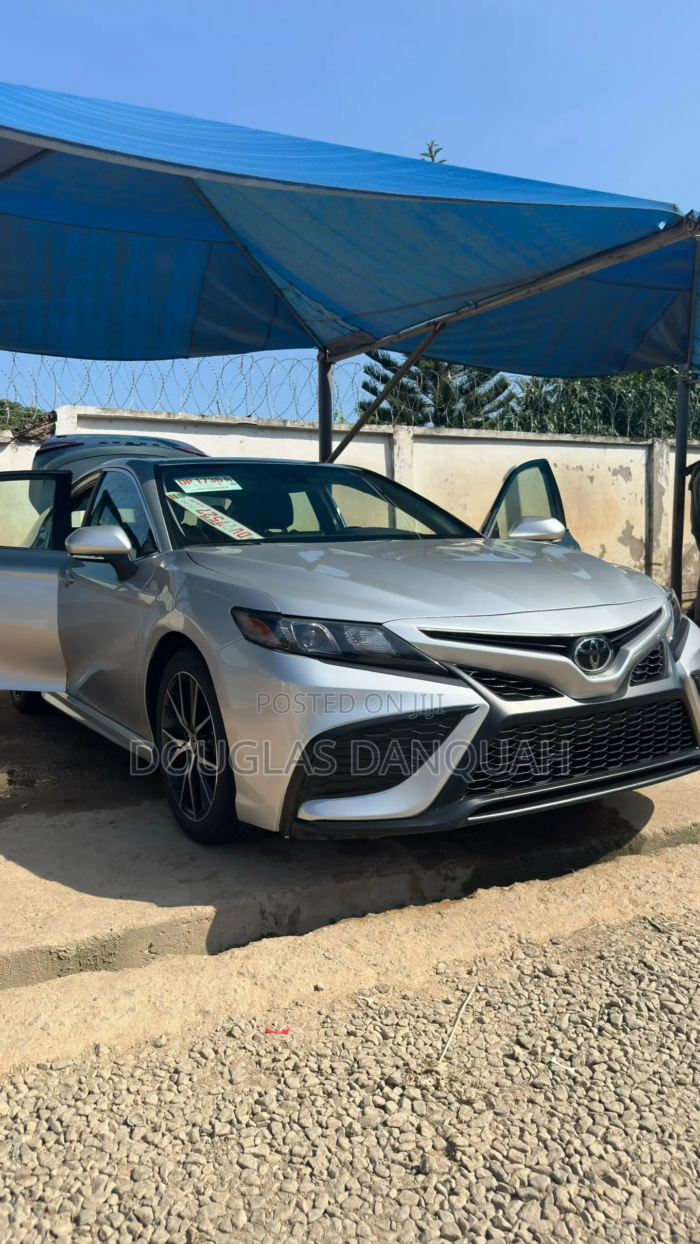 Toyota Camry SE 2024 Gray