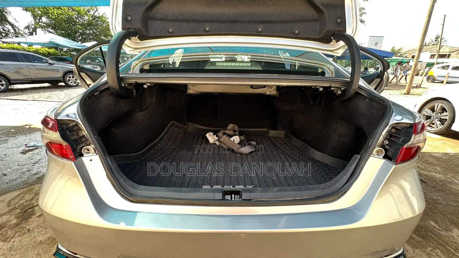 Toyota Camry SE 2024 Gray