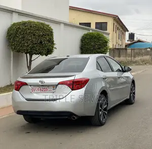 Toyota Corolla XSE (1.8L 4cyl 2A) 2019 Black