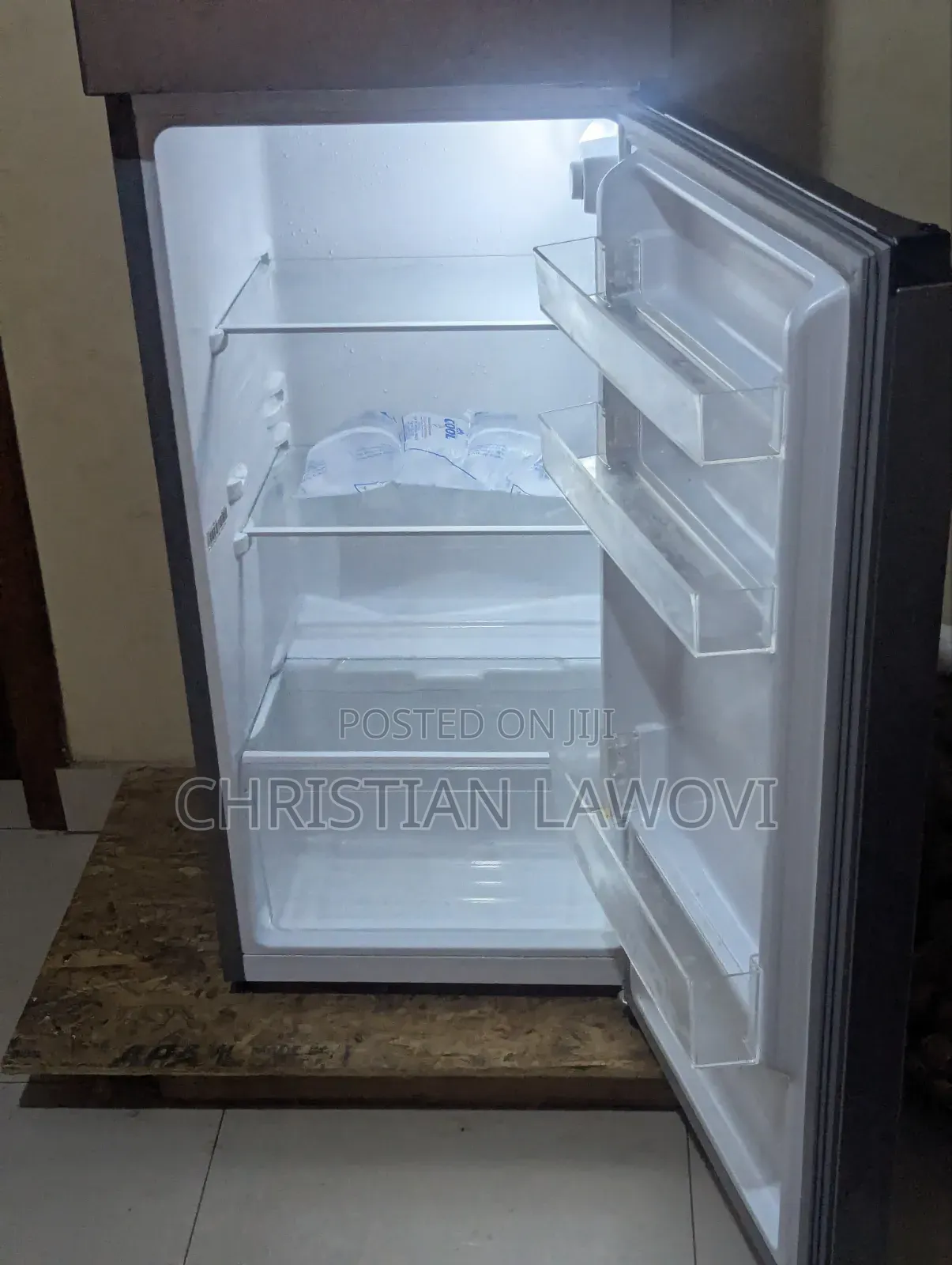 Slightly New Fridge Hisense 154 Liters