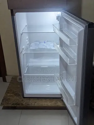 Slightly New Fridge Hisense 154 Liters