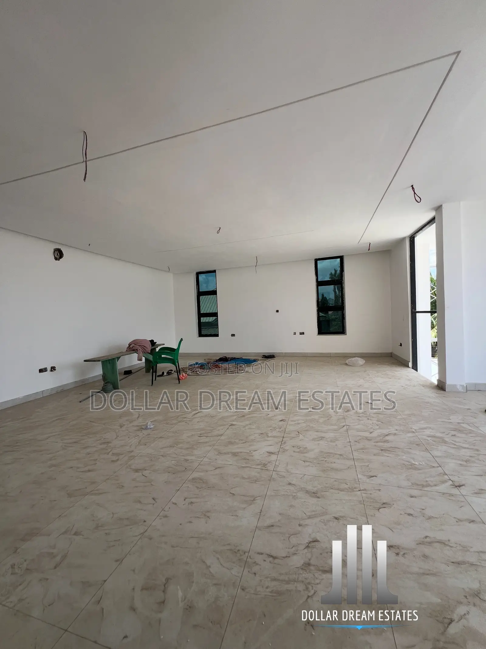 5bdrm House in Adjiriganor for sale