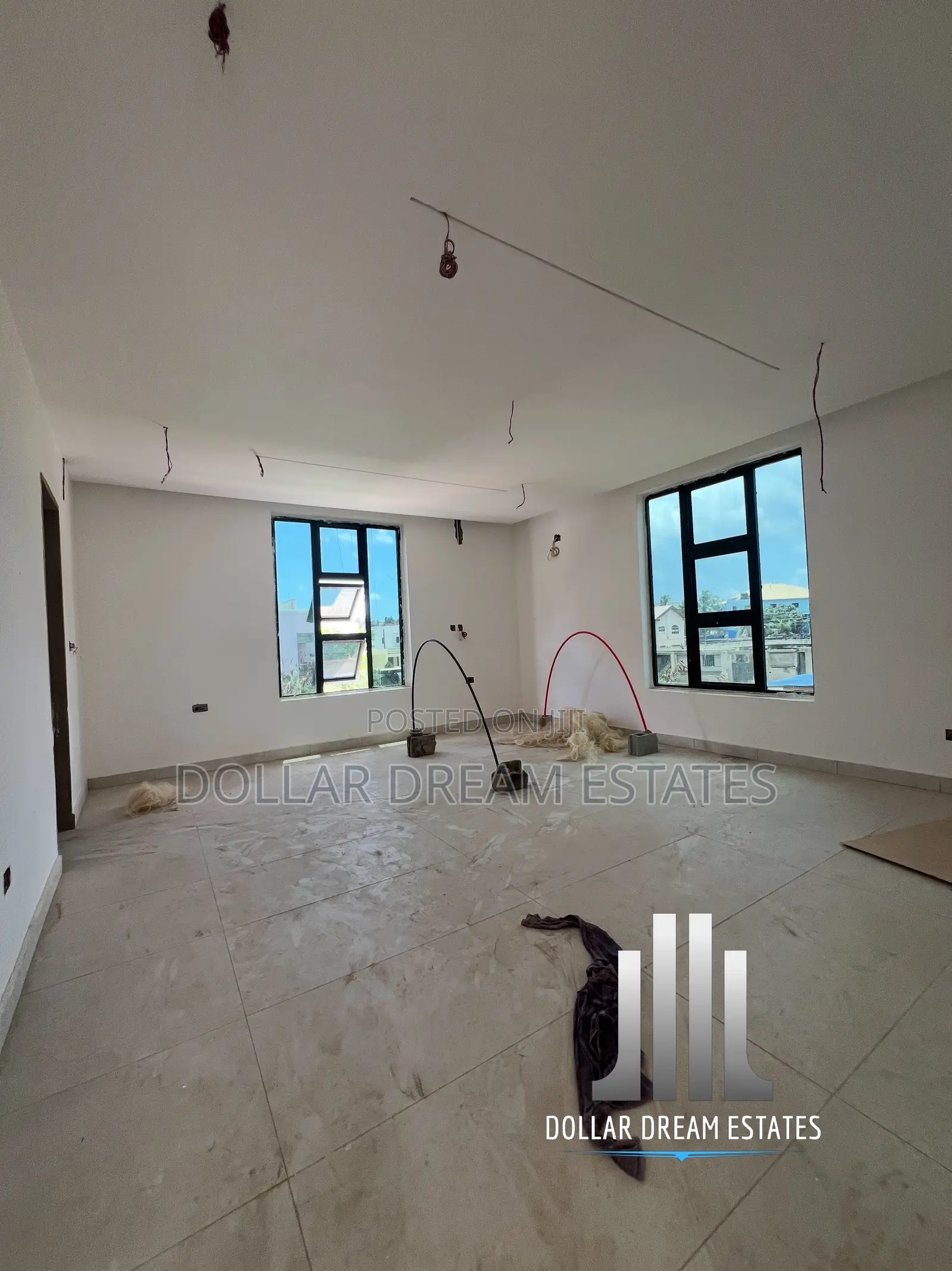 5bdrm House in Adjiriganor for sale