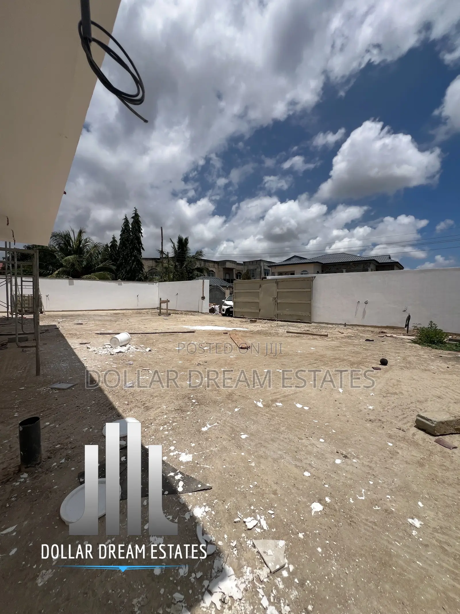5bdrm House in Adjiriganor for sale