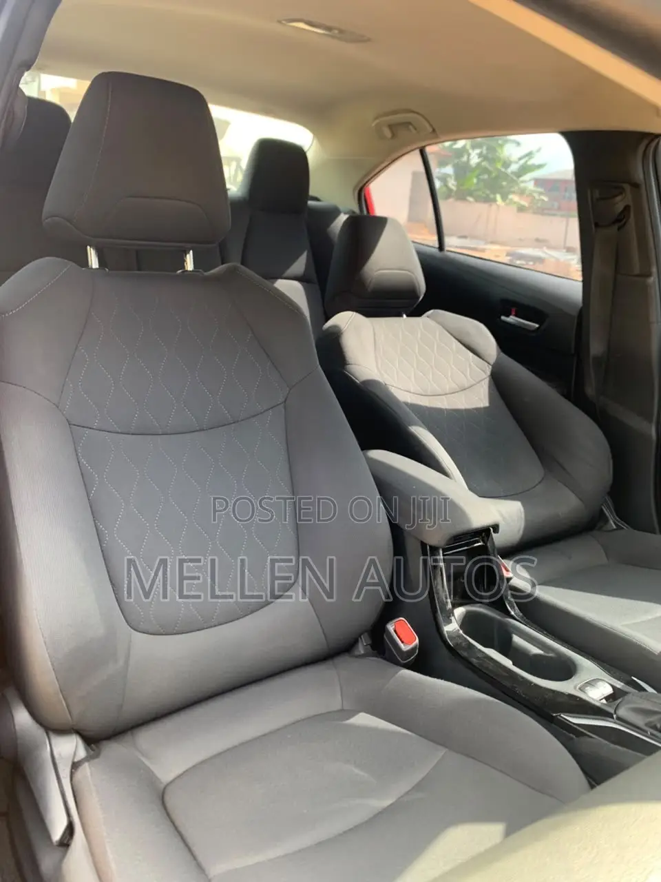 Toyota Corolla LE 2021 Red