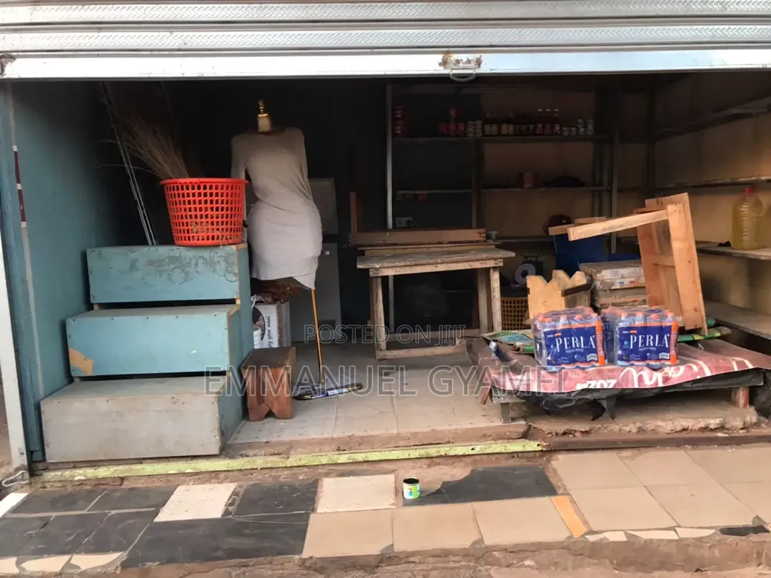 Spacious Container Shop for Rent