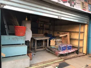 Spacious Container Shop for Rent