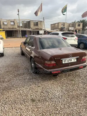 Mercedes-Benz 200E 1998 Brown