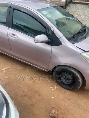 Toyota Vitz 2010 Burgundy