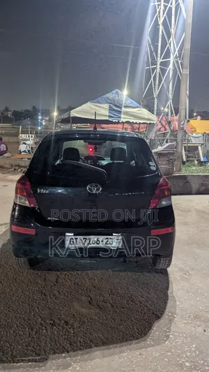 Toyota Vitz 2010 Black