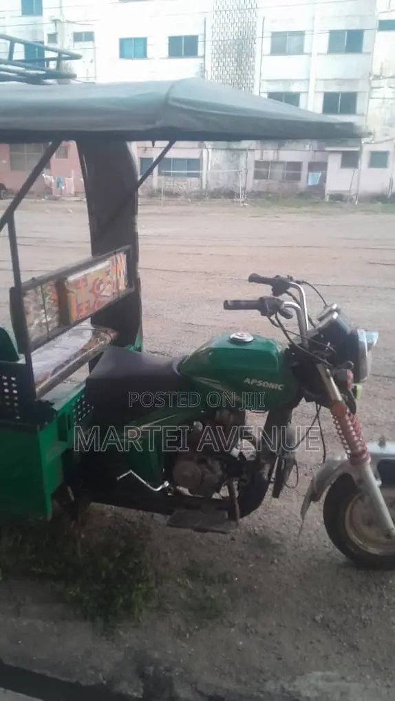 Bajaj RE 2020 Green