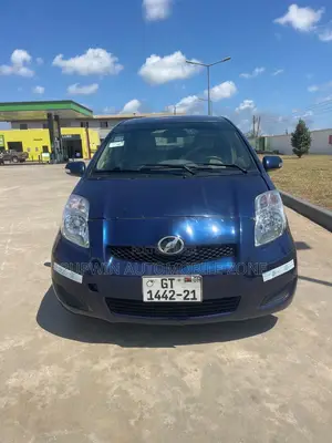 Toyota Vitz 2010 Blue