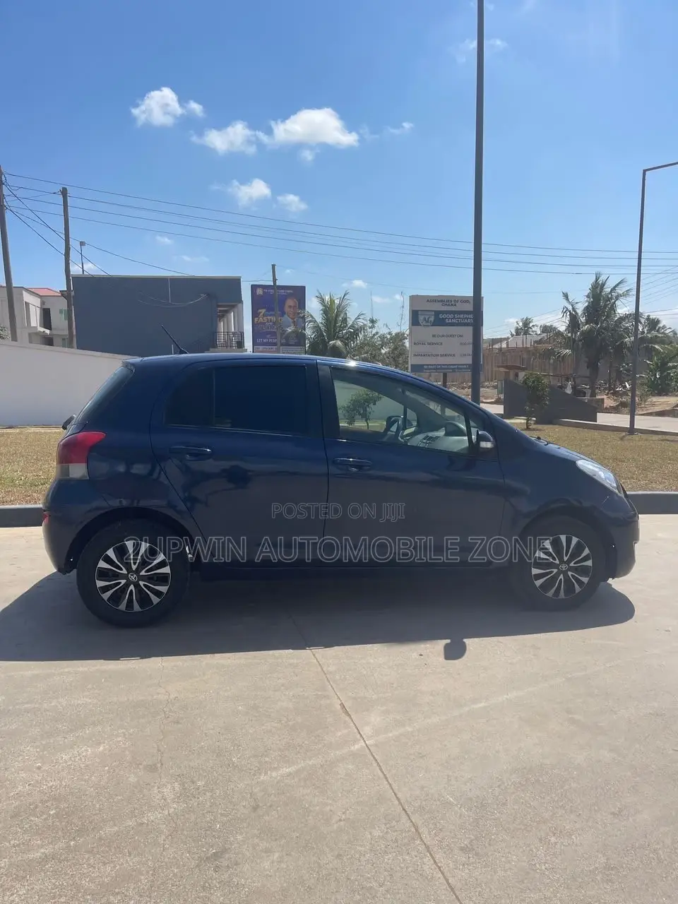 Toyota Vitz 2010 Blue