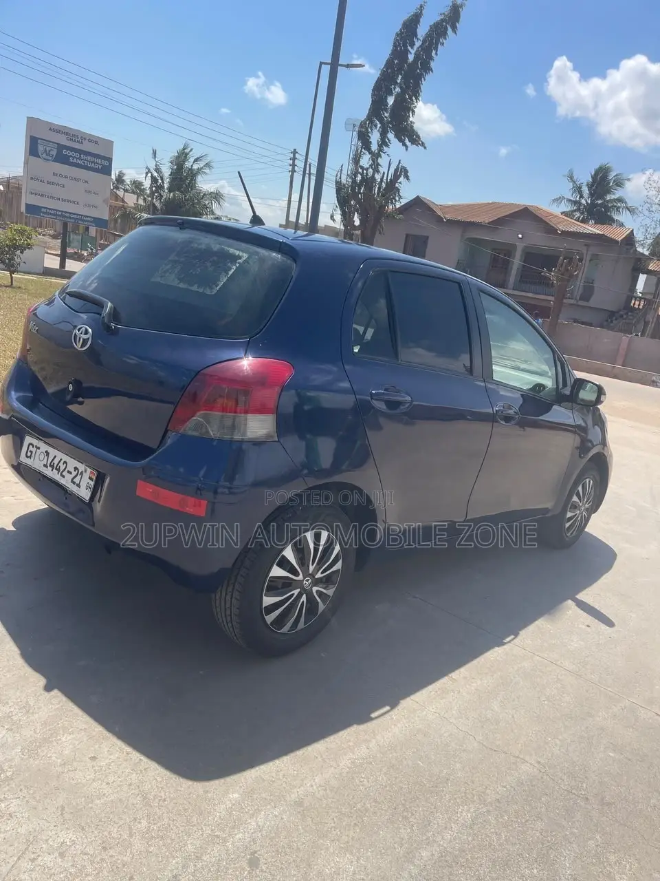 Toyota Vitz 2010 Blue