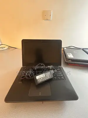 Laptop Dell Latitude 13 3380 4GB Intel Core i3 HDD 500GB