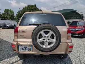 Toyota RAV4 2005 Gold