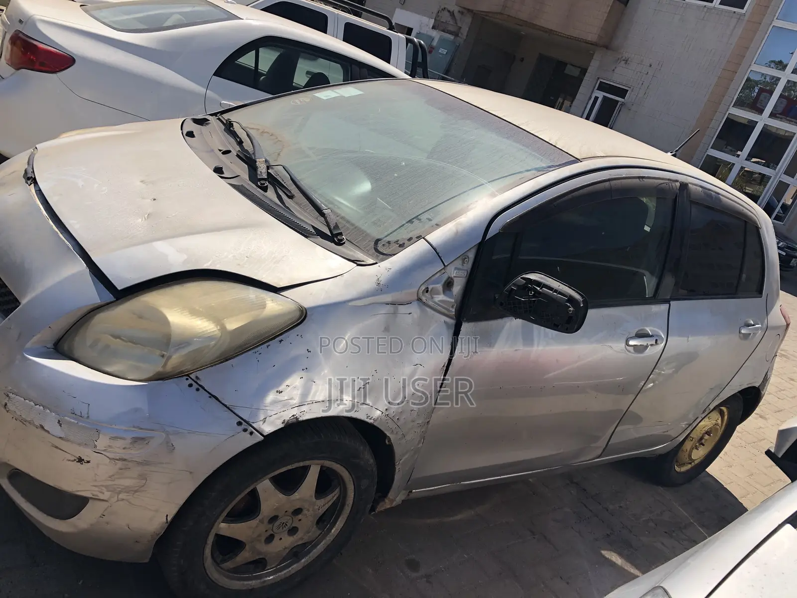 Toyota Vitz 1.3 FWD 5dr 2010 Gray