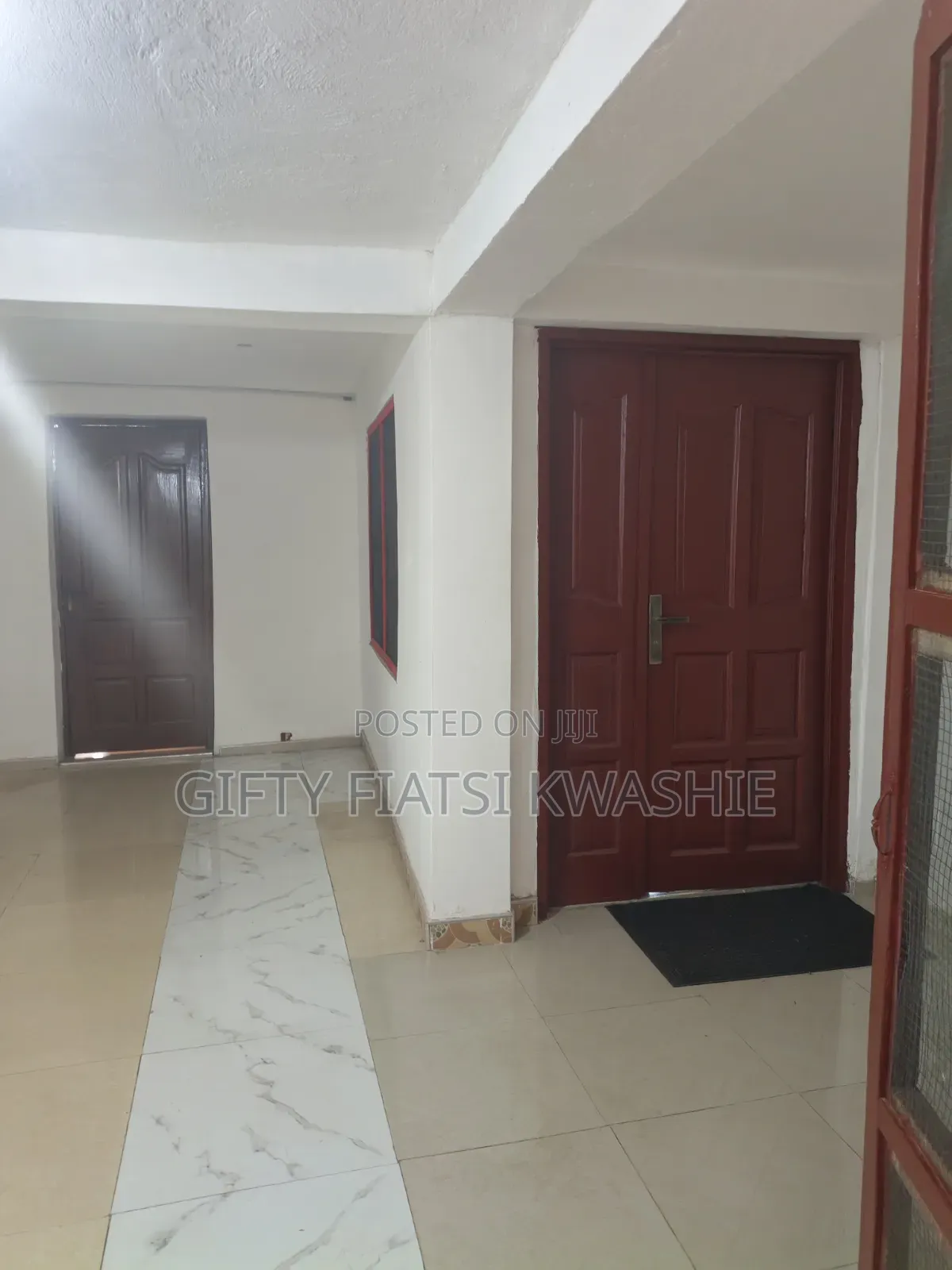 20bdrm House in Parakou Estate, Kumasi Metropolitan for sale