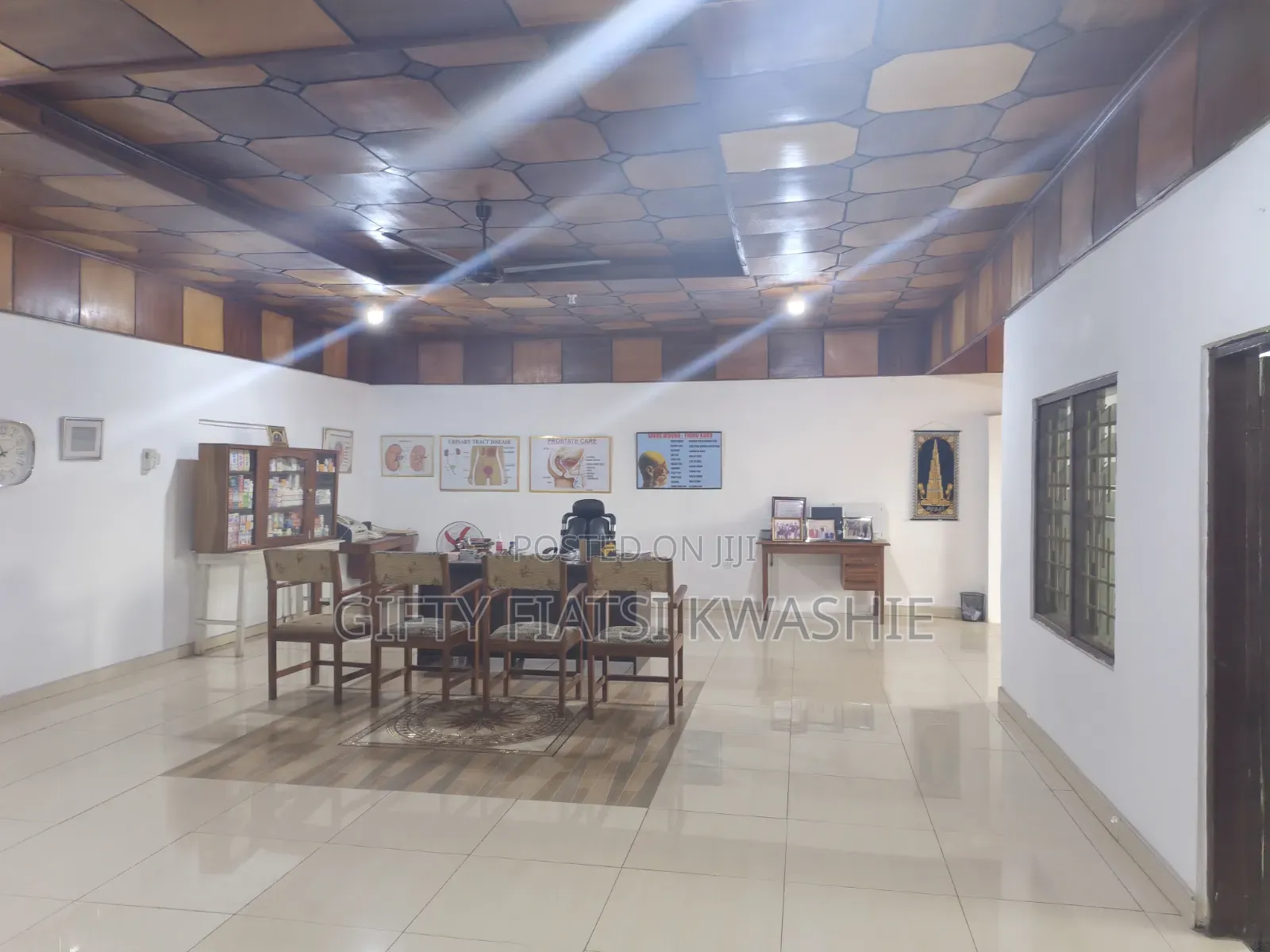 20bdrm House in Parakou Estate, Kumasi Metropolitan for sale