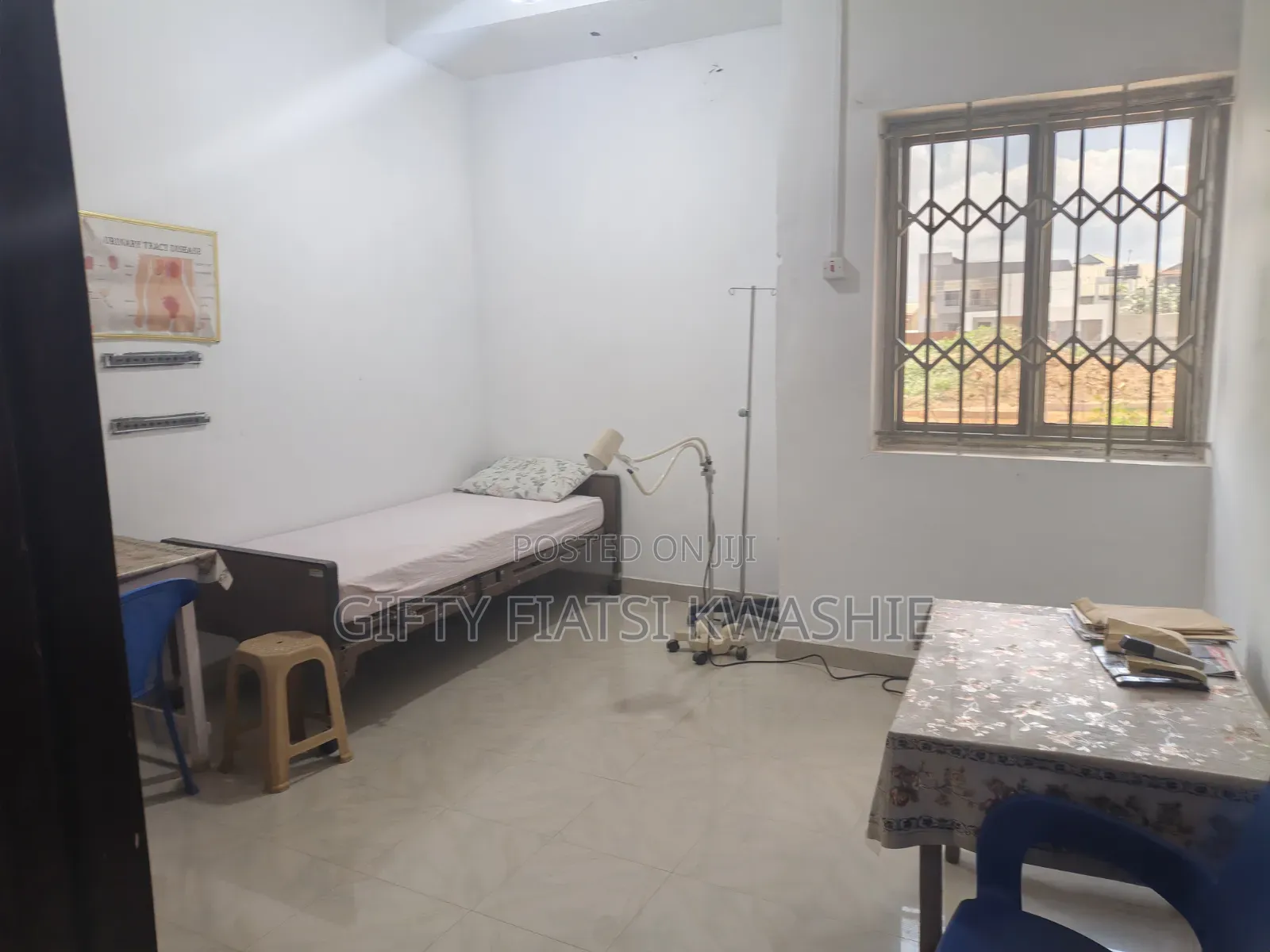 20bdrm House in Parakou Estate, Kumasi Metropolitan for sale
