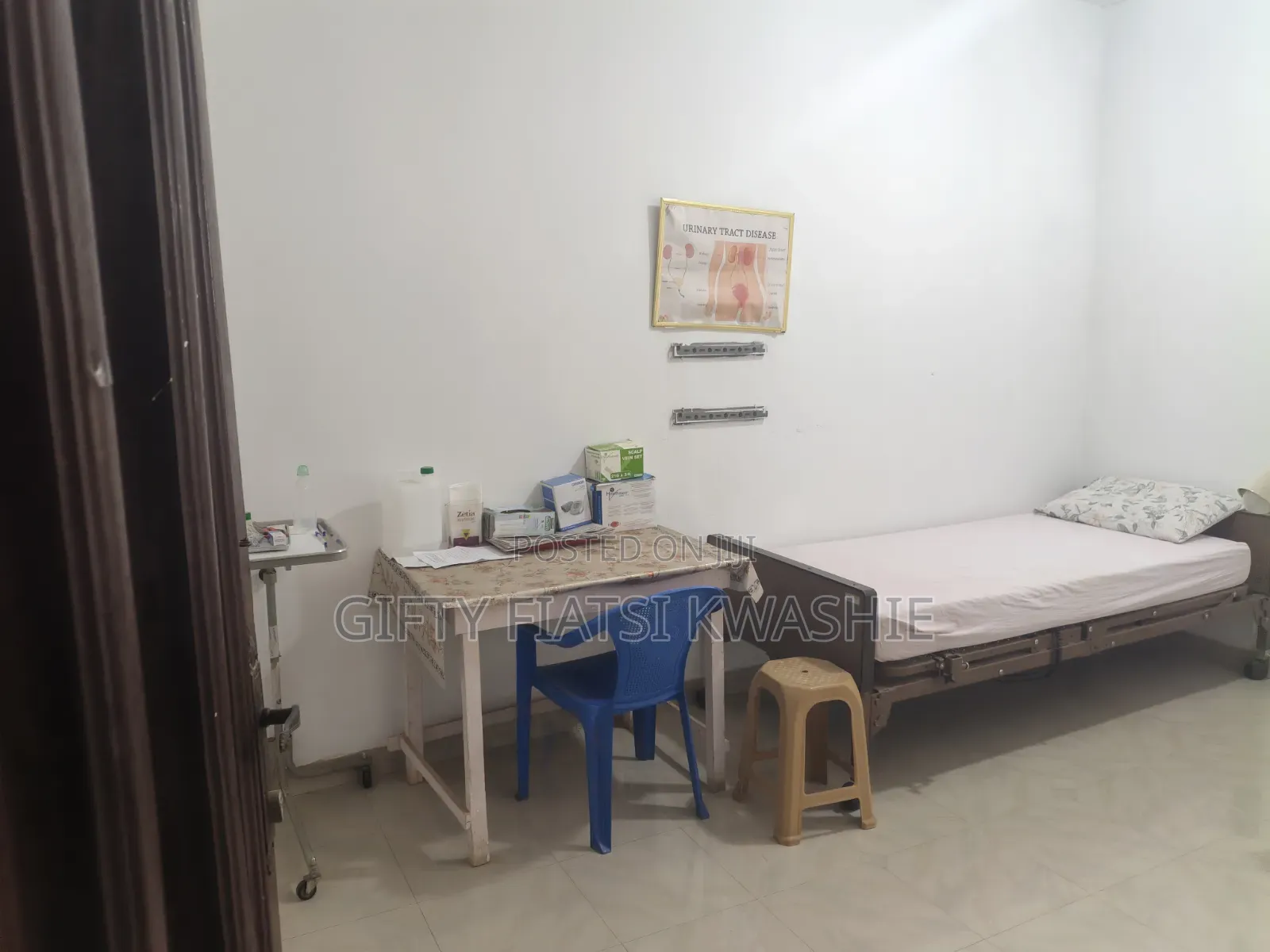 20bdrm House in Parakou Estate, Kumasi Metropolitan for sale